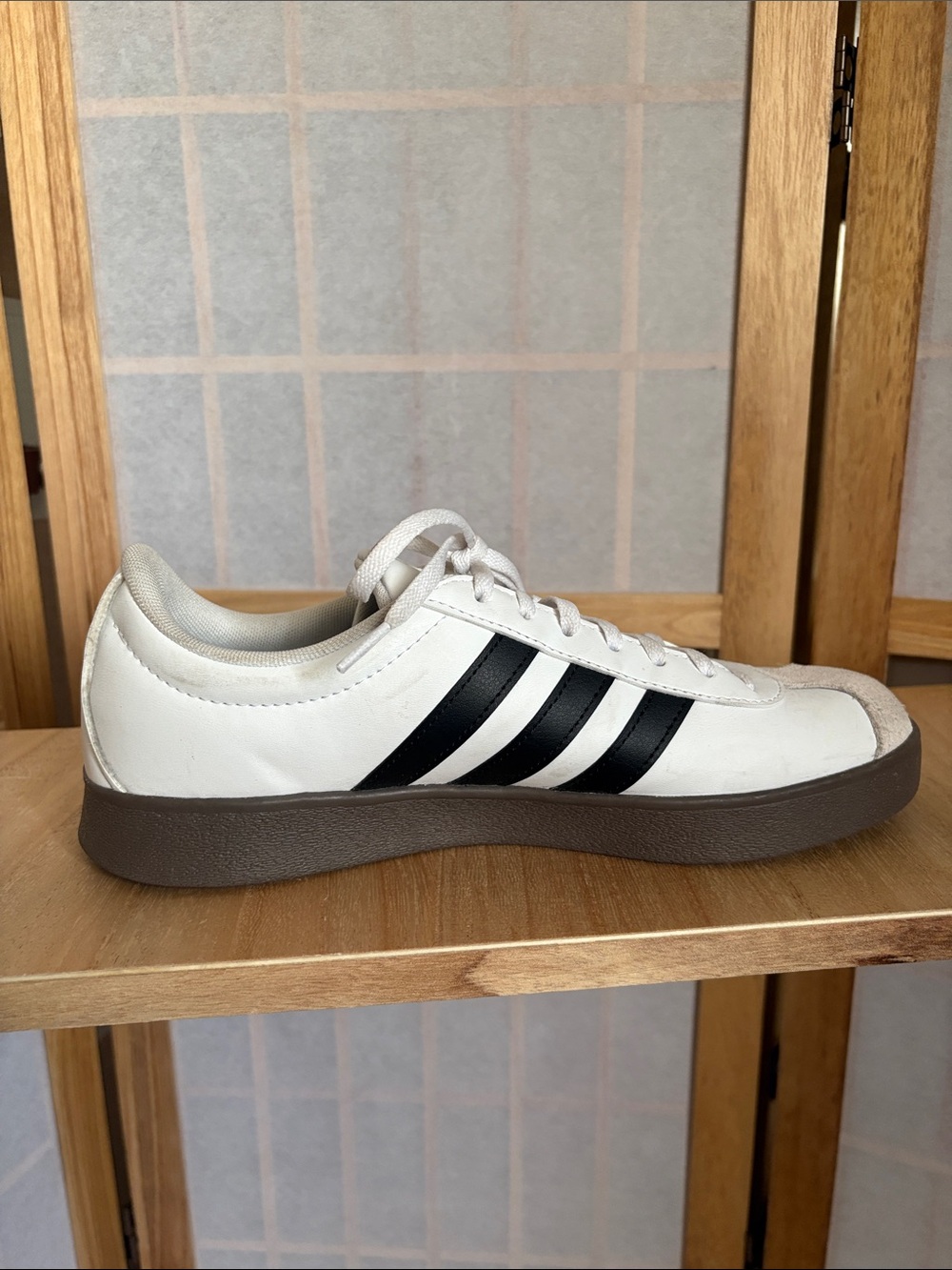 Adidas Women’s White and Black Low-Profile Leather Sneakers Size 9.5 - Picture 8 of 12